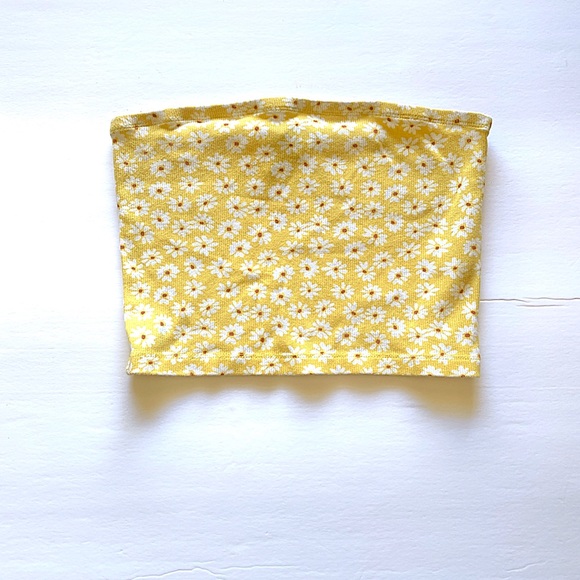 Forever 21 Tops - Forever 21 Yellow Crop Top Daisy Print Medium